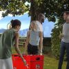 AXI Cooler Met Tafelvoetbal Rood Outdoor Koeler Op Wielen Met 65l Inhoud online kopen